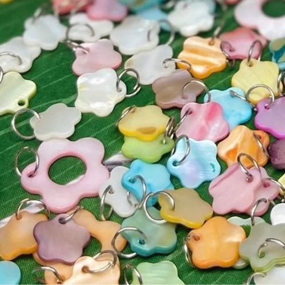 NEW! Mother of Pearl Shell Flowers Charms Toggle Bracelet & more DIY BUNDLE LOT - Picture 9 of 15